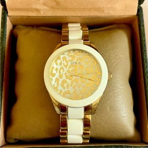 Woman Guess Watch Gold and White
